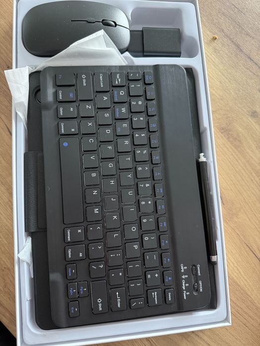 Tablet z klawiatura, myszka i rysikiem EXTRALINK nowy