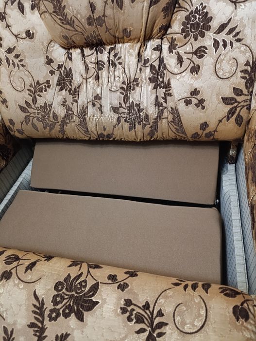 Крісло-ліжко величезне,цікаве.Стан хороший