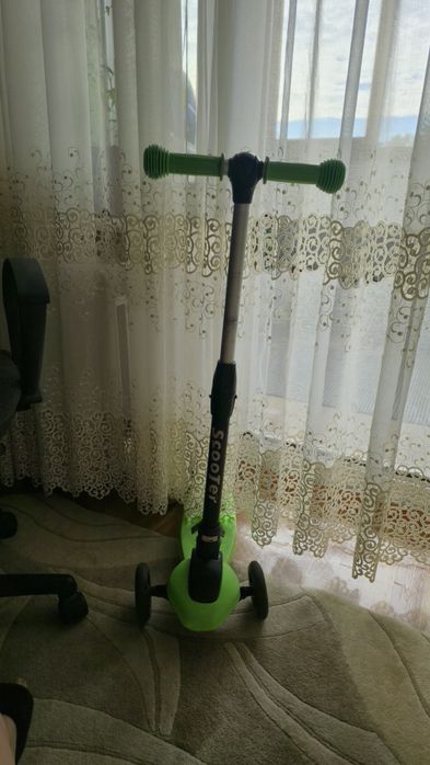 Дитячій самокат складний