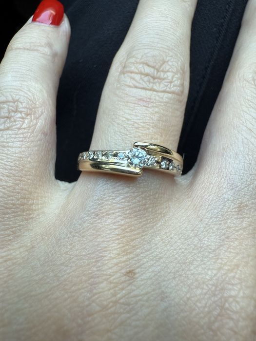 Золотое кольцо с бриллиантами