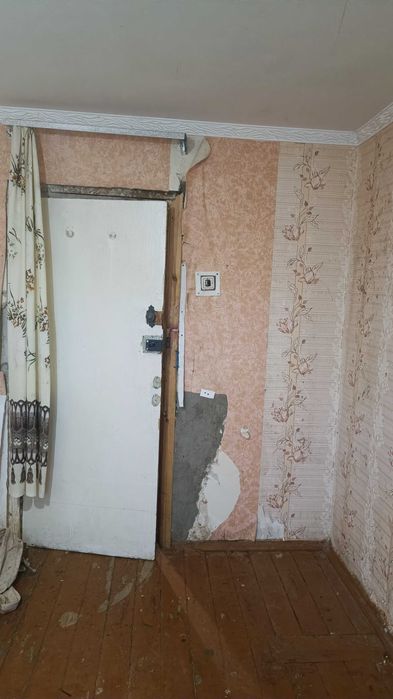 Продам дешевую малосемейку на Победы.