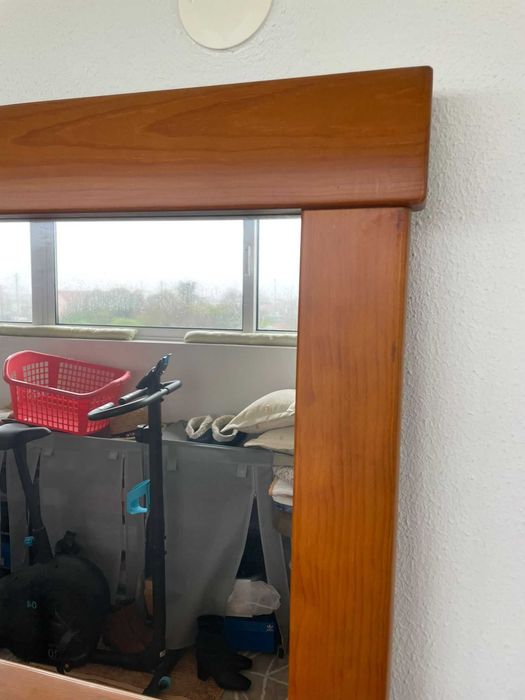 Cómoda de quarto com espelho