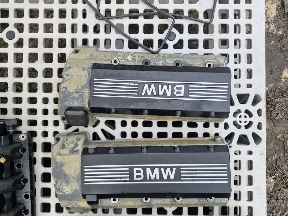 Pokrywa zaworów bmw e39 e38 x5 3.5 4.4 M62