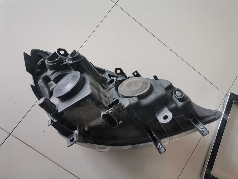 Reflektor lewy Renault Scenic II LIFT soczewska 0E