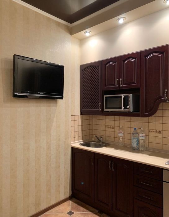 Сдам в начале месяца 2-к. квартиру, Центр, Героев Харькова,3, метро