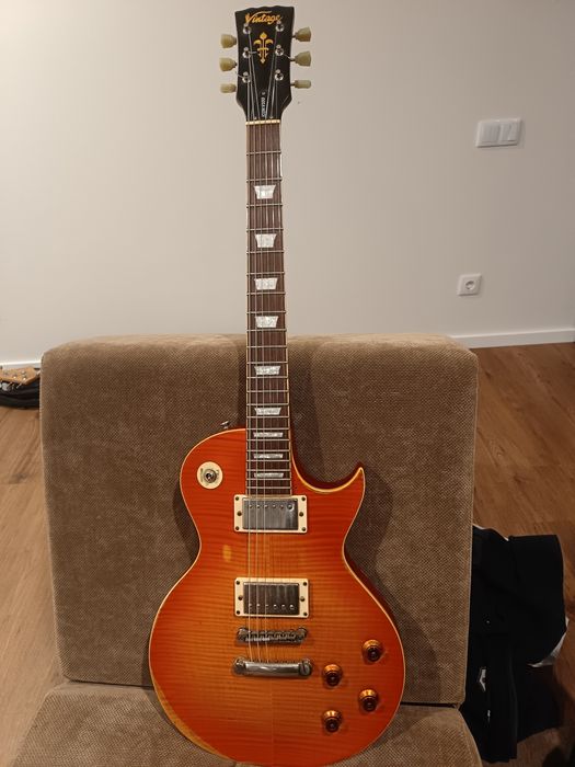 Guitarra Vintage v 100