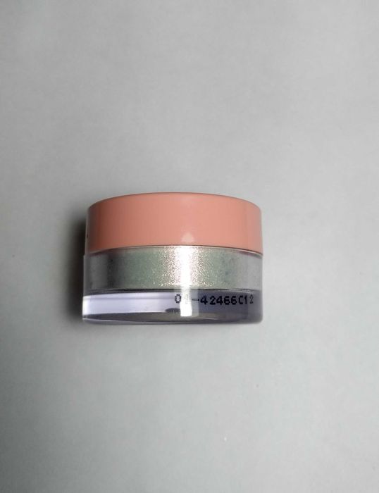 Sypki pigment do uczu