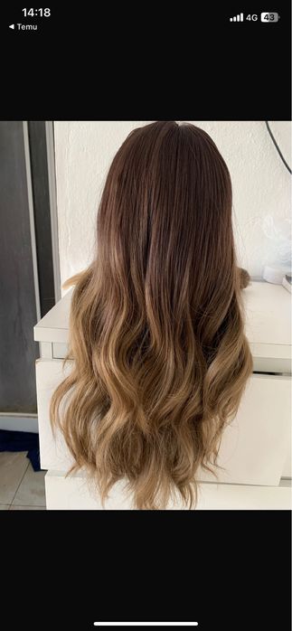 Vendo peruca ondulada como nova