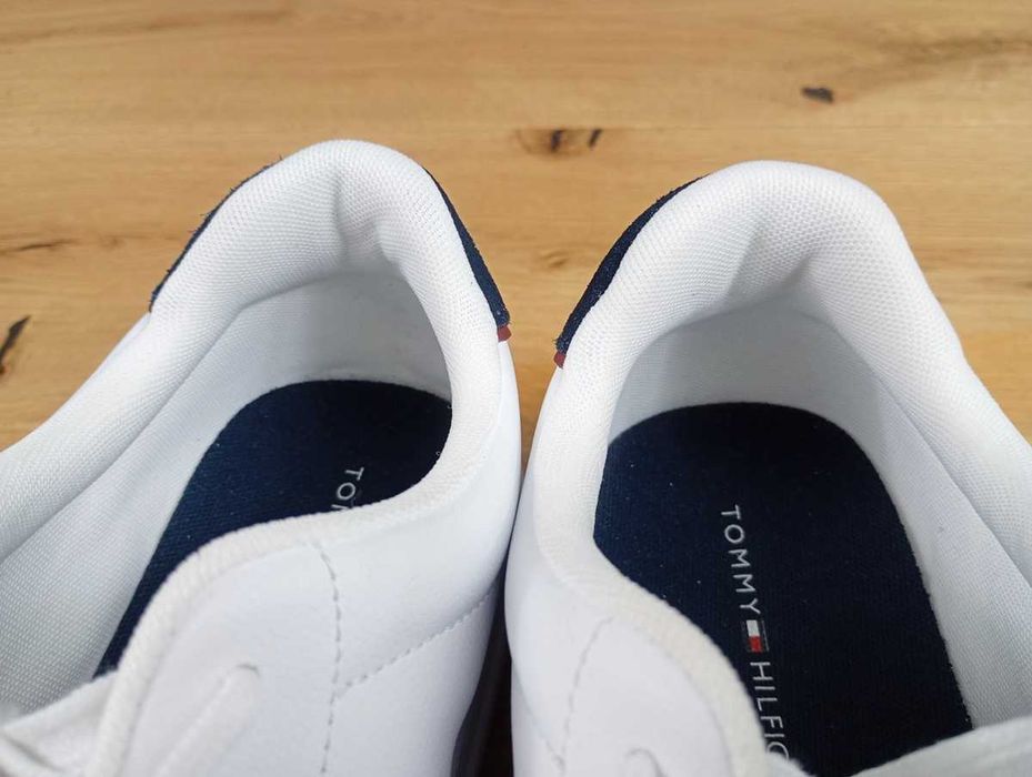 Sneakersy Tommy Hilfiger Th Court Lth Detail Ess, rozmiar 44