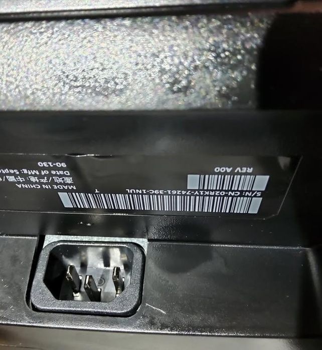 Монітор Dell 22-24" LED, гарний стан, з підставкою