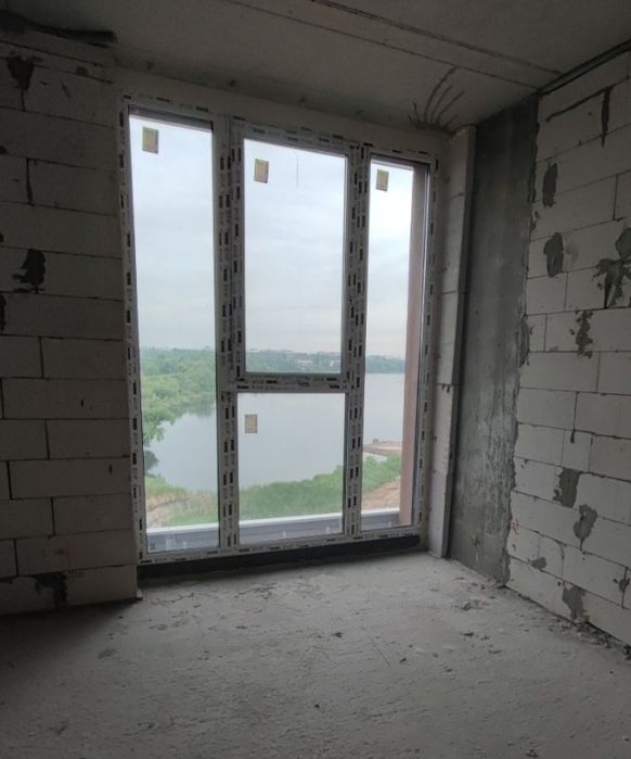 Однокімнатна видова квартира на озеро