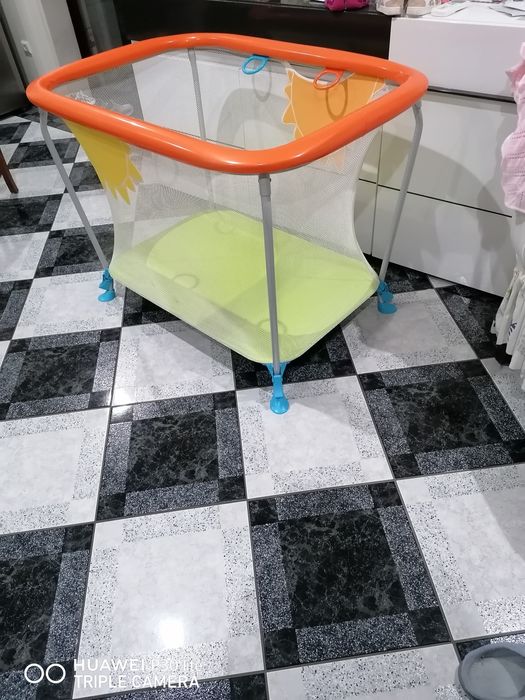 Parque de bebe em bom estado