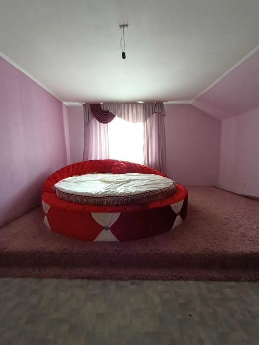 Продаєься 2- поверховий  будинок. Лариса