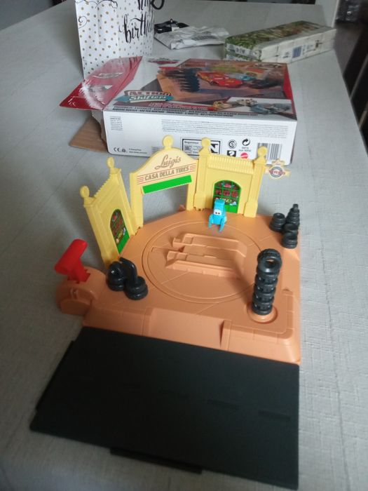 Cars auta zygzak stacja zmian opon