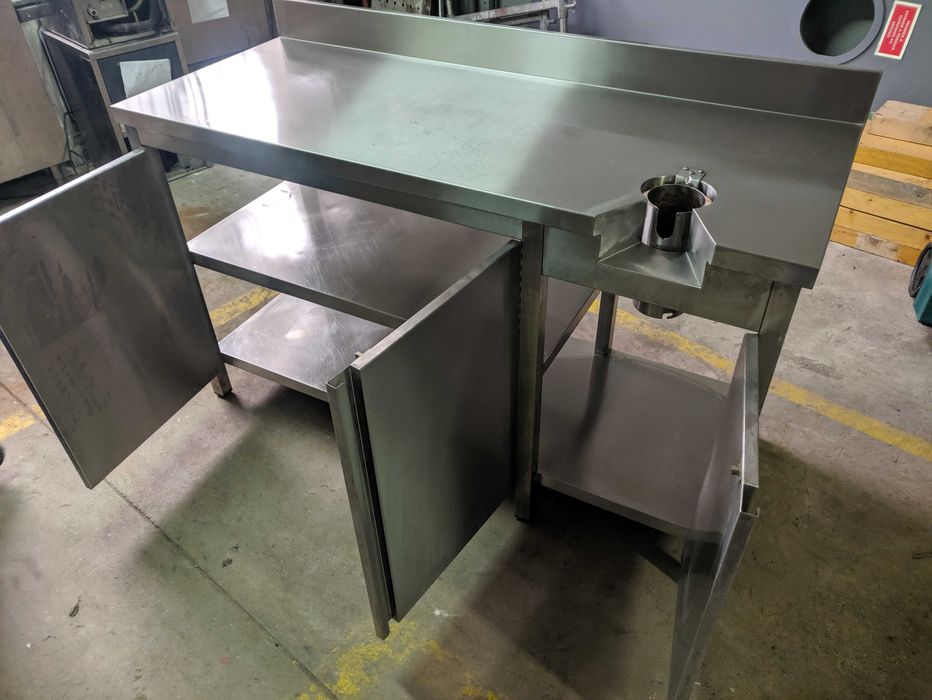 Mesa / bancada em aço inox c/ tulha de borras silenciosa. Como nova