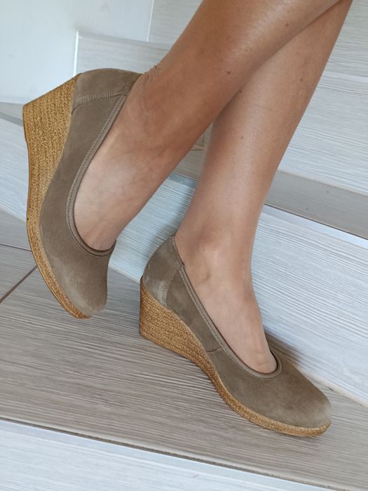 Buty damskie skórzane na koturnie Lasocki 38