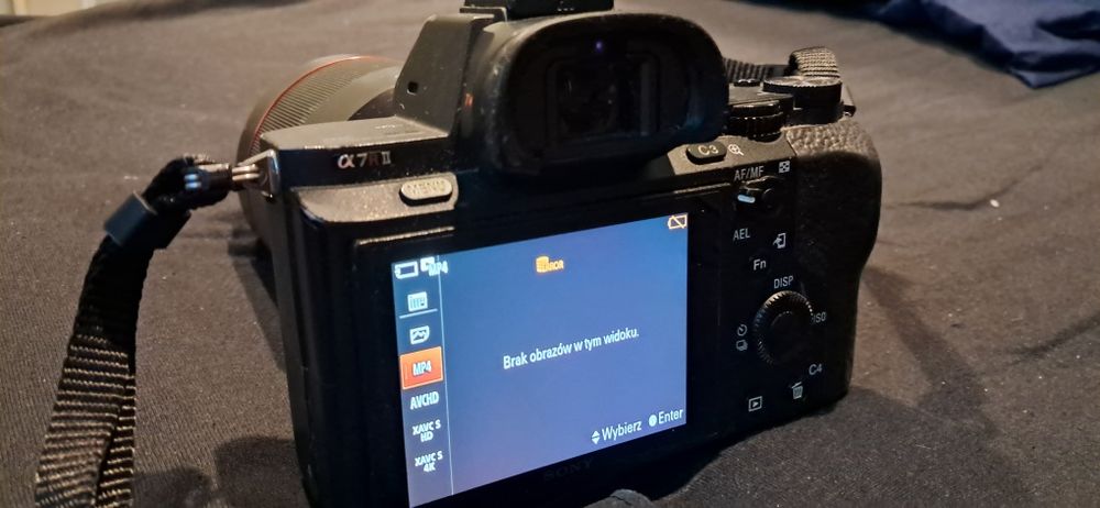 SONY A7R II z dużym osprzętem