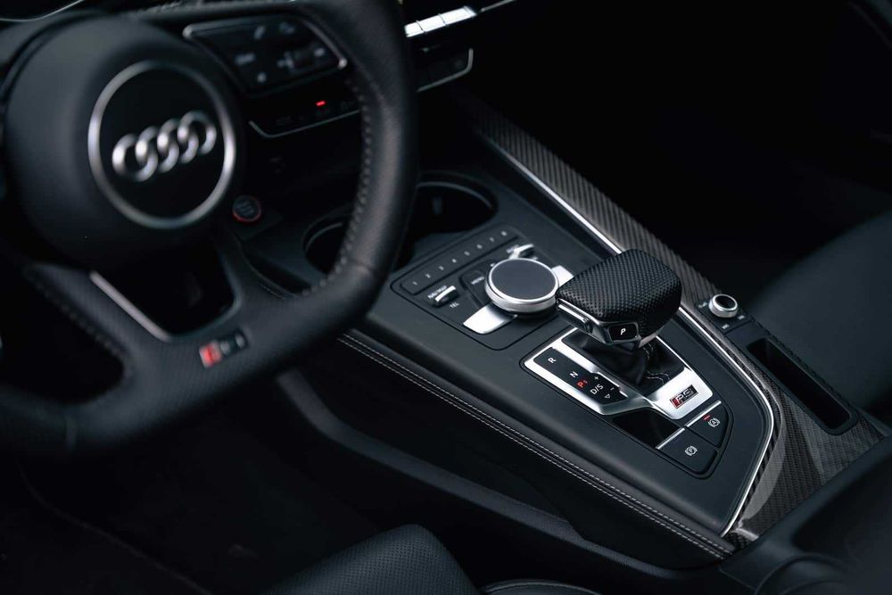 Wynajem samochodu Audi RS4 Sport Quattro 4x4 wypożyczalnia samochodów