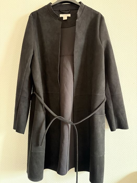 Дублёнка H&M тонкая чёрная легкая без подкладки под пояс