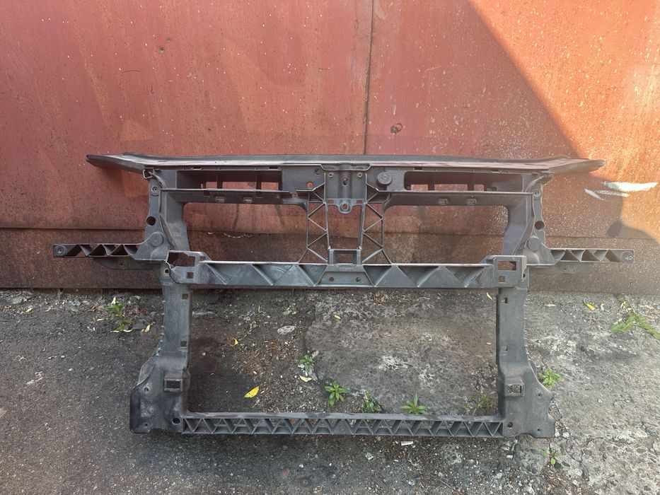 Передняя установочная панель телевизор VW Touran 1T0805588 2005-2010