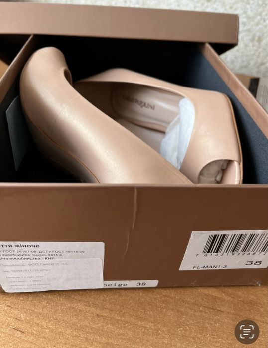 Туфлі шкіряні на підборах