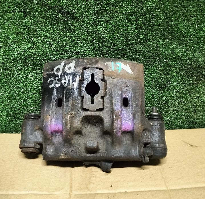 Zacisk hamulcowy prawy przód Renault Mascott