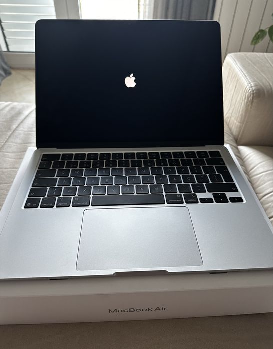 Macbook Air M4 2025