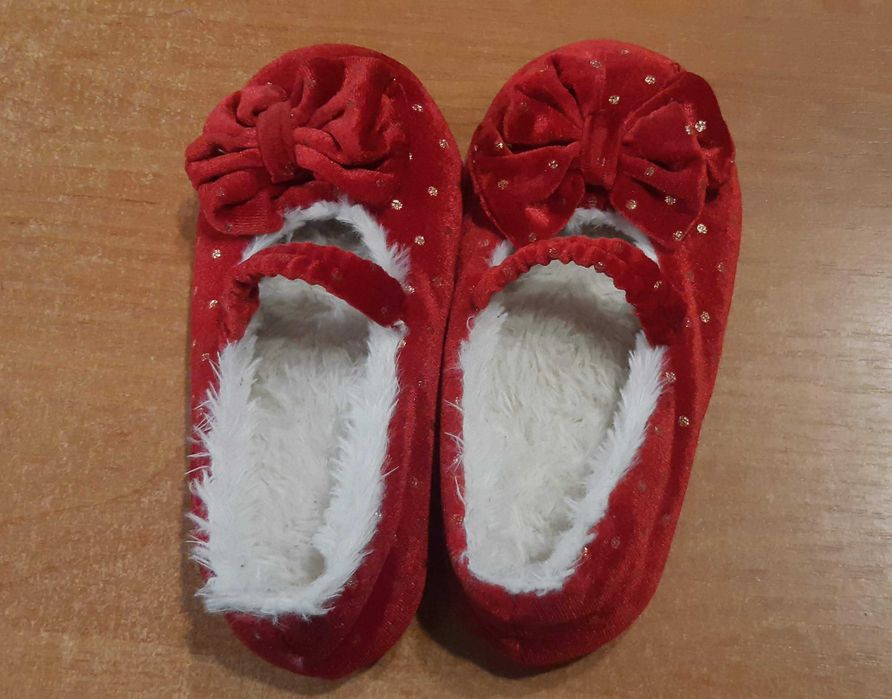 Kapcie dziewczęce futerkowe czerwone rozmiar 28/29