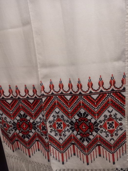 Продам вишиті рушники.