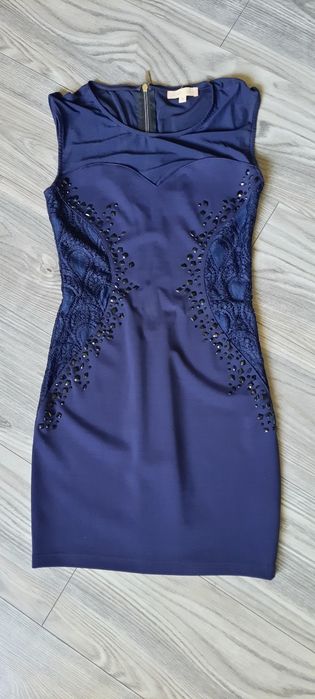 Dopasowana sukienka
