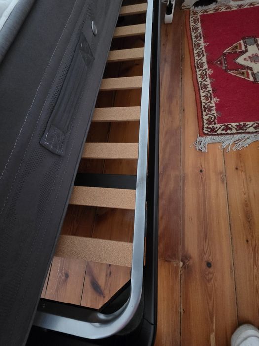 Cama de Casal 140x200 + Colchão Molaflex Gravity Pocket – Como Novo