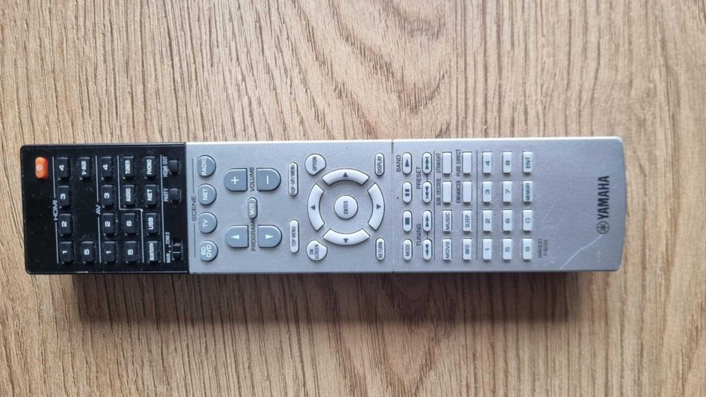 Amplituner Yamaha RX-V781