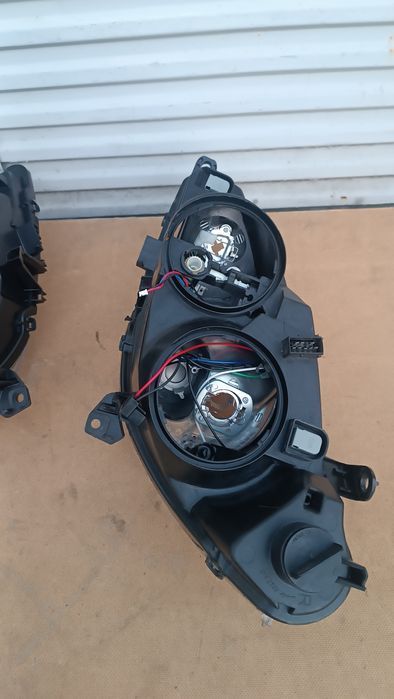 Vendo faróis de Peugeot 307 sw ano 2003/05