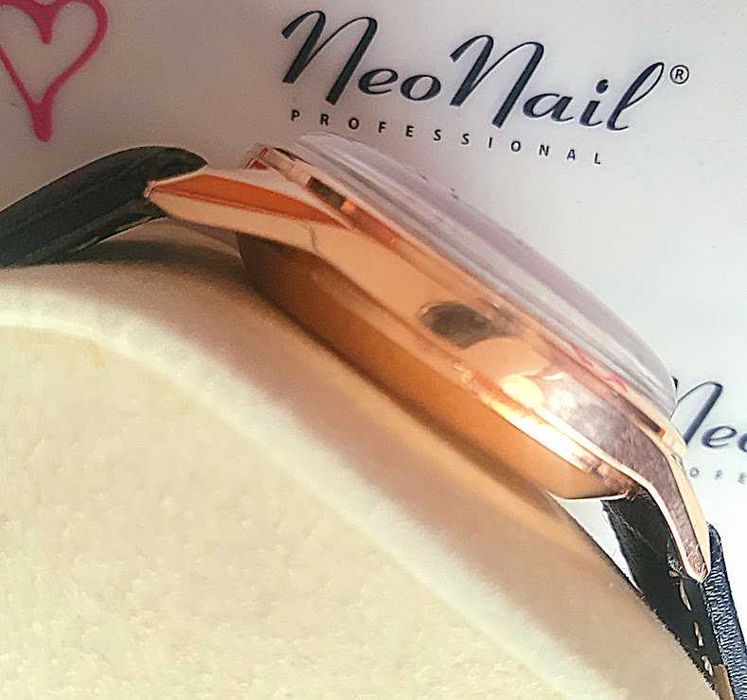 Zegarek złoty stan B.D,B !!! kolor blatu !!