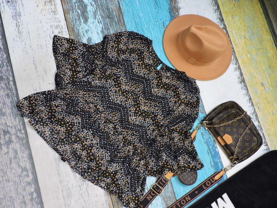 Vero Moda bluzeczka basic baskinka kwiatuszki XS