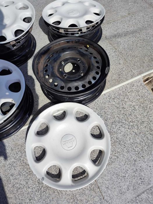 Jantes e tampões semi-novos de microcar aixam