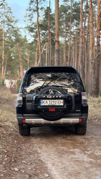 Mitsubishi Pajero Wagon 4