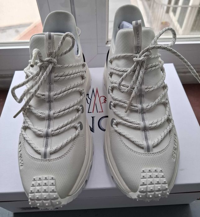 Sneakers novos brancos Moncler 40 - SALDO