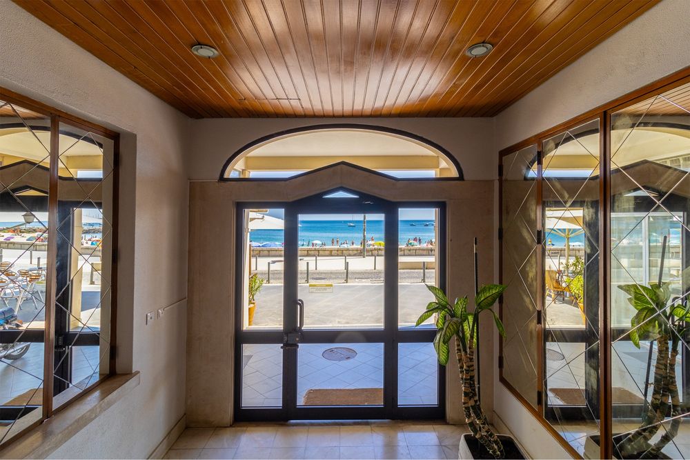 Apartamento T1 - 1ª Linha da praia c/garagem wi-fe
