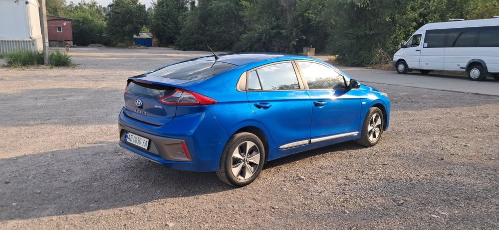 Продам Hyundai ioniq 28кв