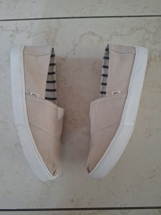 Buty TOMS jak nowe 9M/40,5/ salon 289 zł