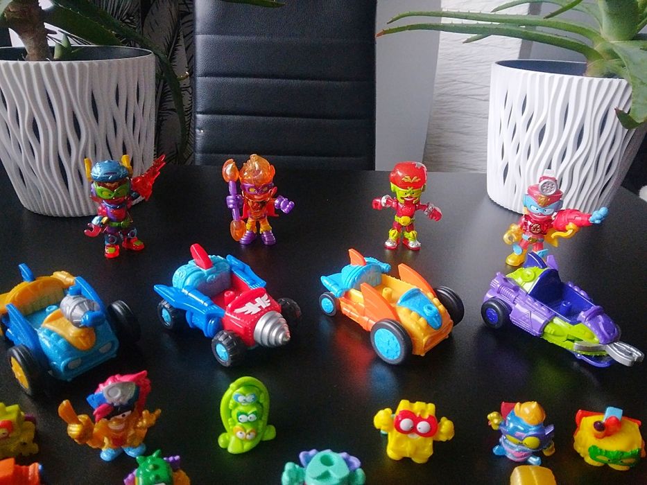 Zestaw figurek i pojazdów Zings
