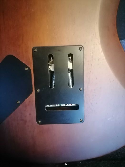 Guitarra Ibanez com seminova