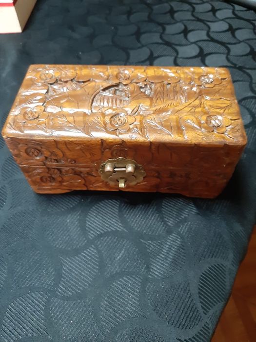 Sewing Box437436417992960003