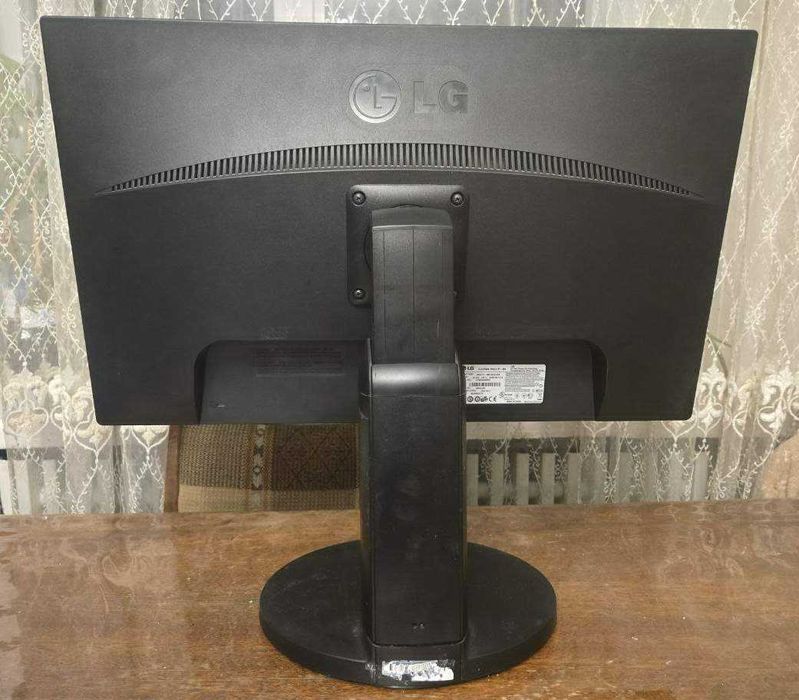 Монитор LG Flatron IPS231P-BN