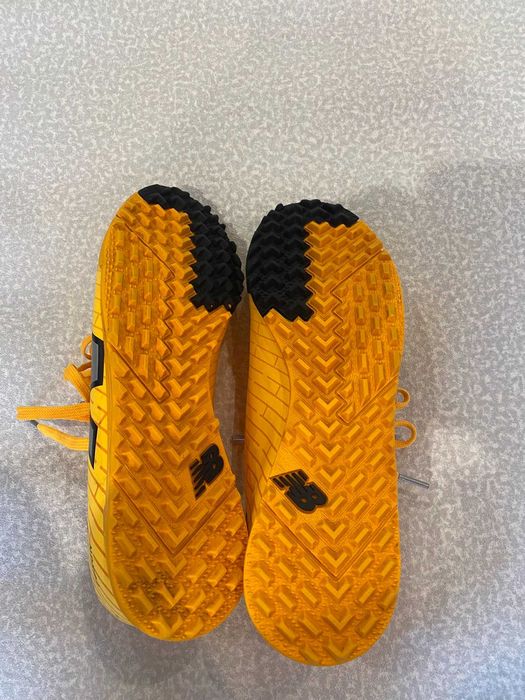Сороконіжки New Balance Furon