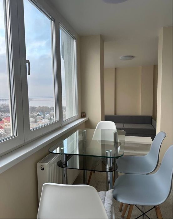 Стильна квартира студія з панорамою на Дніпро (л1