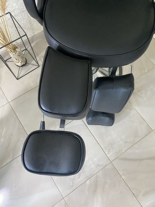 Педикюрне крісло з роздільними ногами ZD-346. Компактне