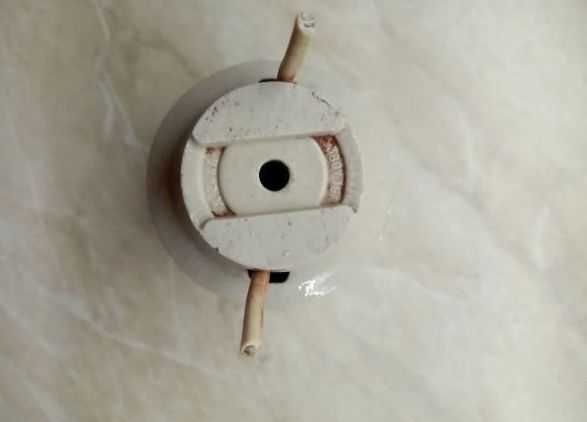 Електроніка - рамка, лампа лампочки, патрон