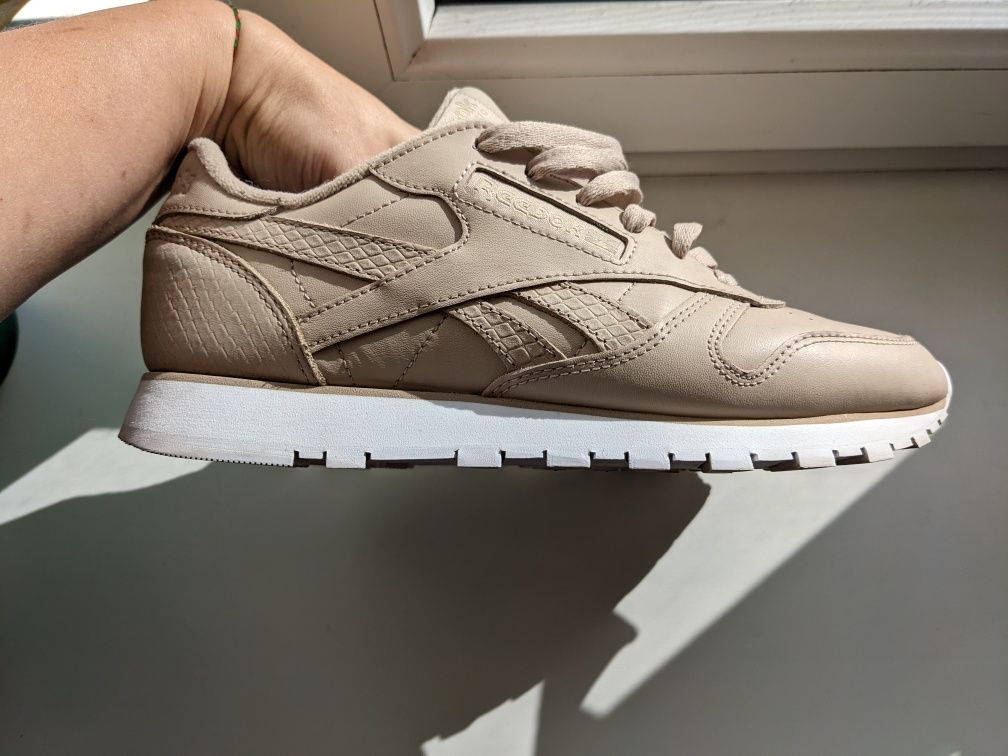 Reebok Classic Leather EF3256 699 .